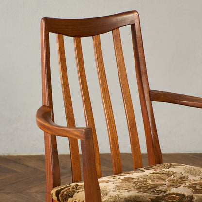 スラットバックチェア