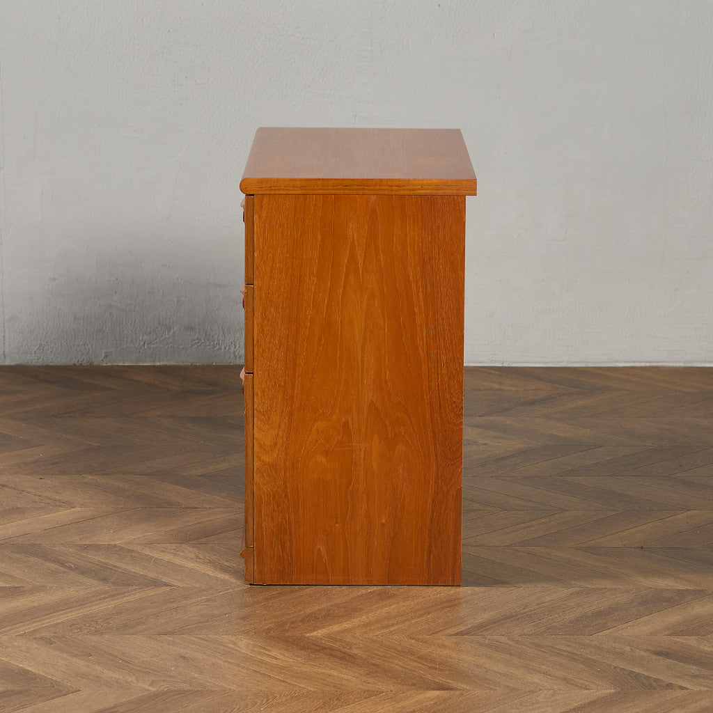 ヴィンテージ 3段チェスト