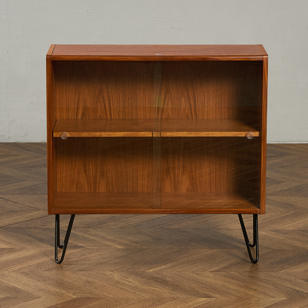 ヴィンテージ ガラスブックケース  カスタム アイアンヘアピンレッグ