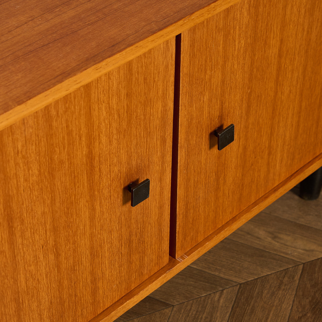 英国 ヴィンテージ キャビネット