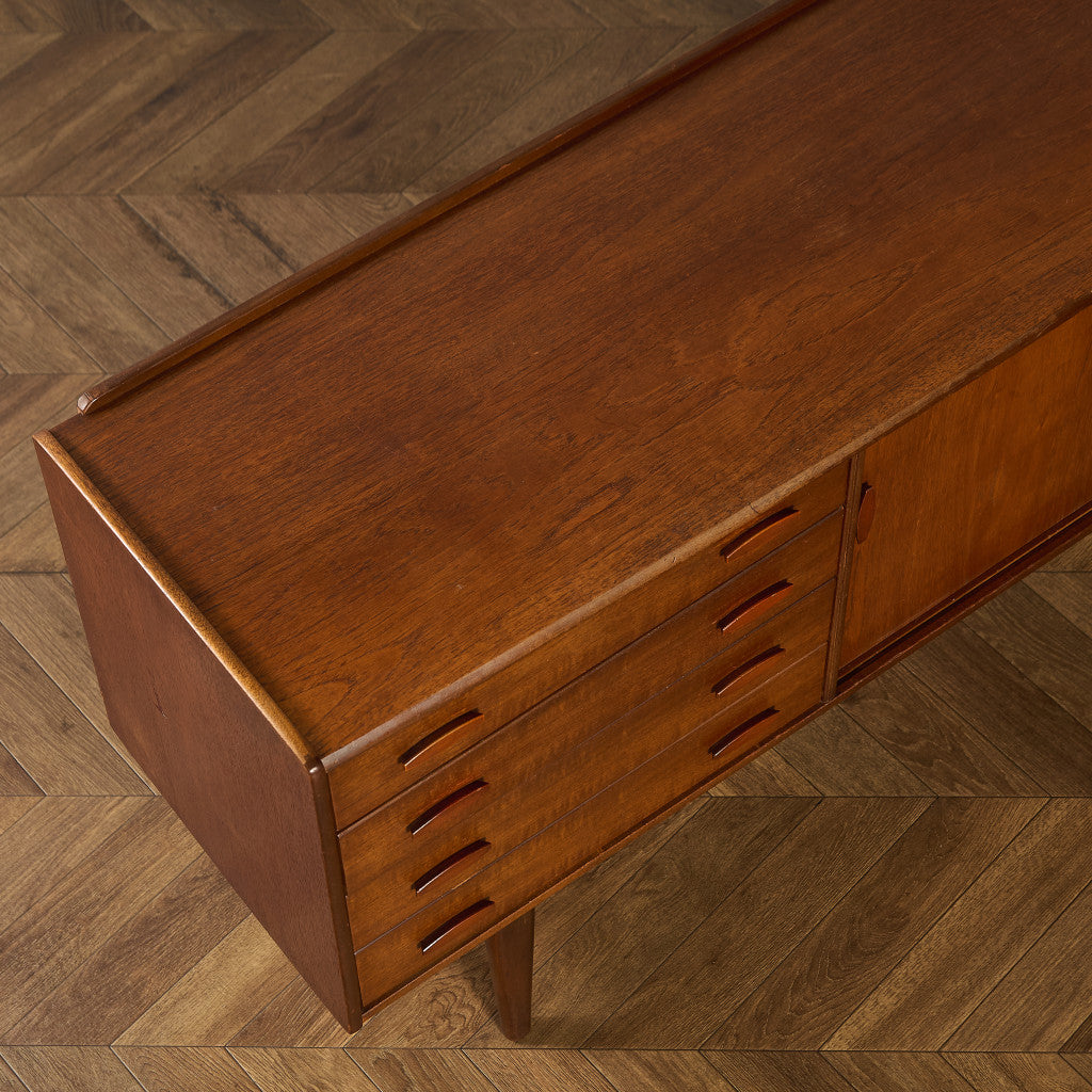 イギリス ヴィンテージ サイドボード