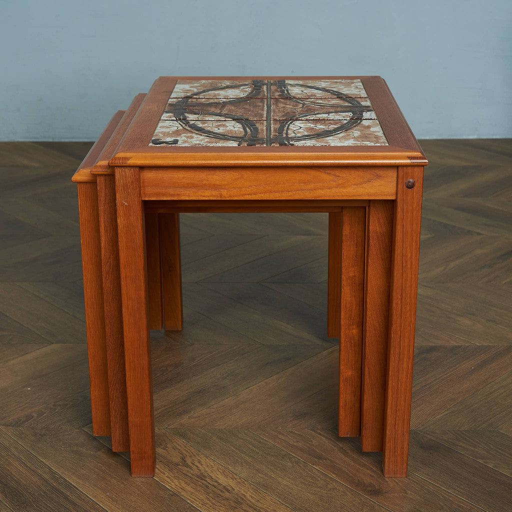 TRIOH mobler Danish tile top nesting table #84018