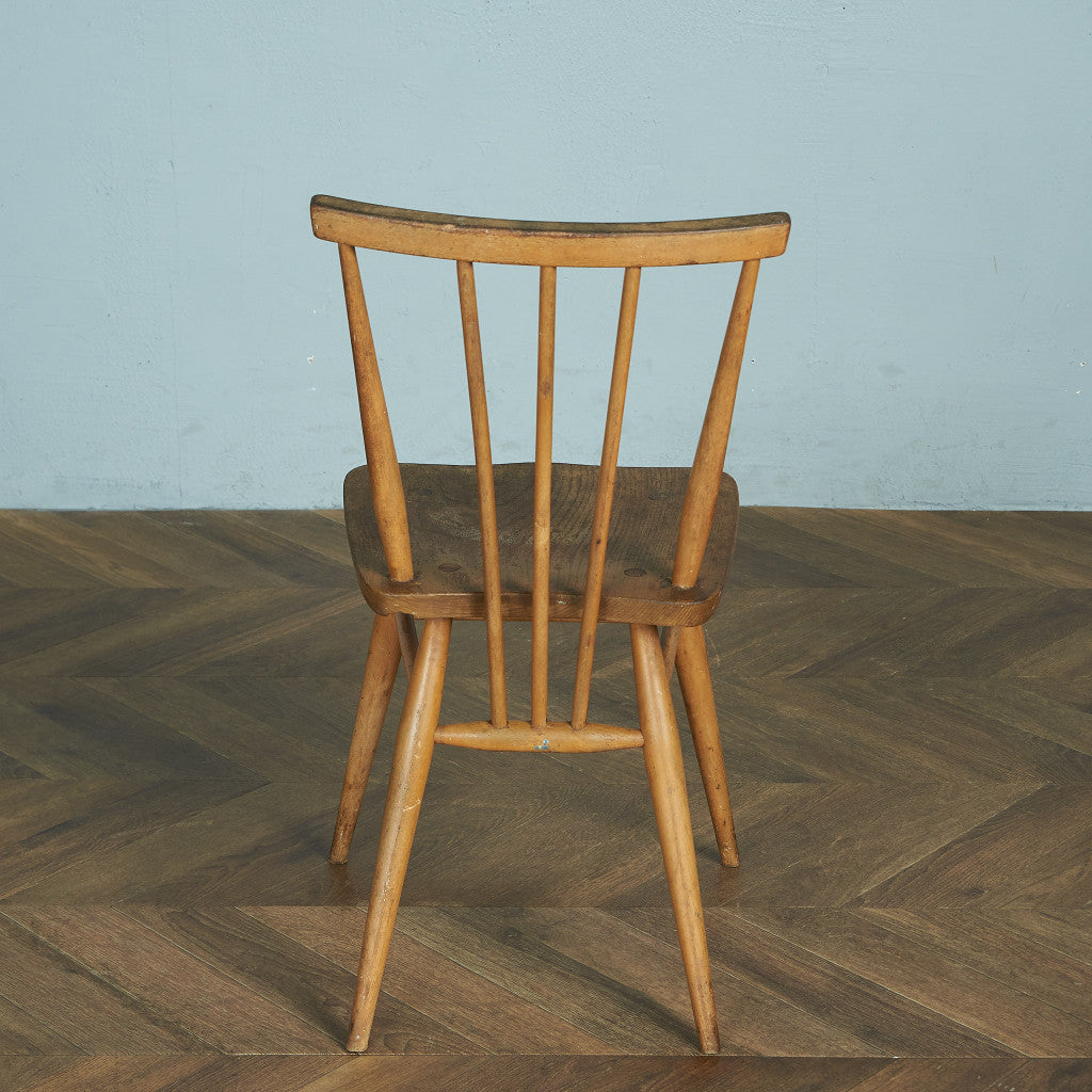 スティックバックチェア