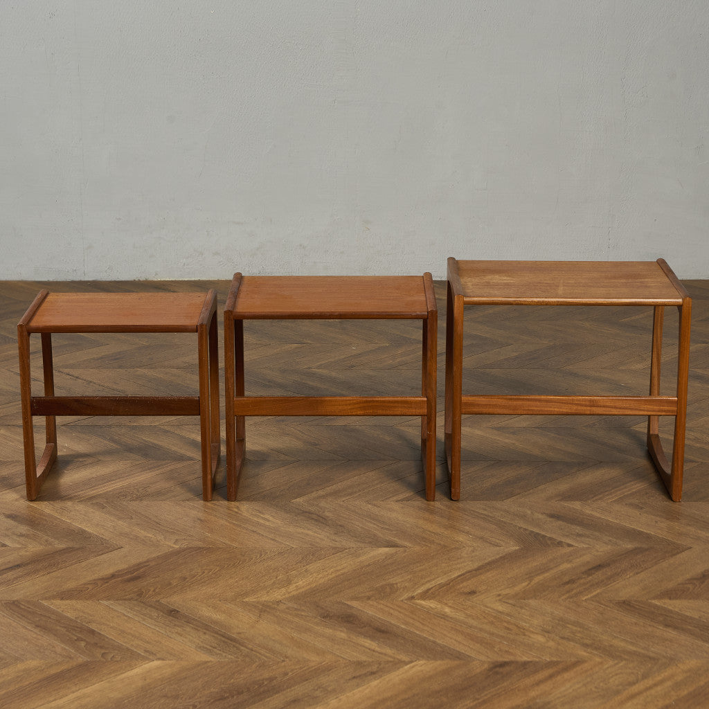 Quadrille ヴィンテージ ネストテーブル