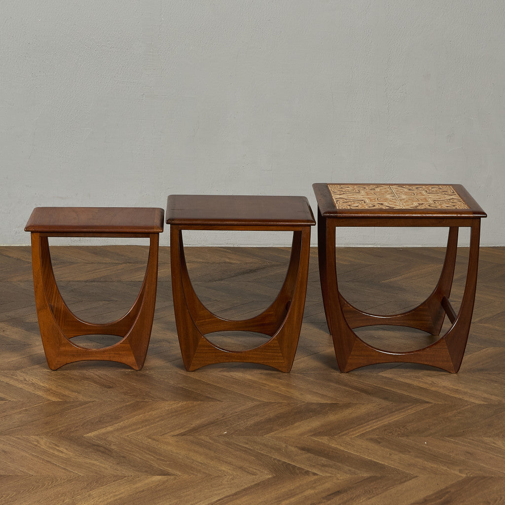 Astro ヴィンテージ タイルトップ ネストテーブル (3552D)