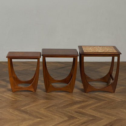 Astro ヴィンテージ タイルトップ ネストテーブル (3552D)