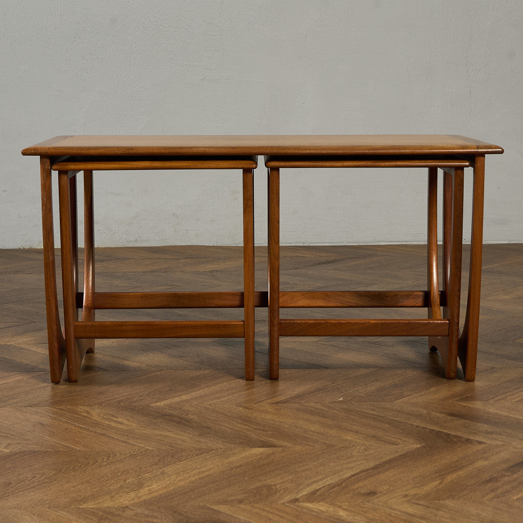 Astro ネスト コーヒーテーブル