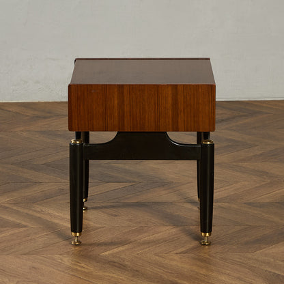 Tola&black ベッドサイドテーブル 206