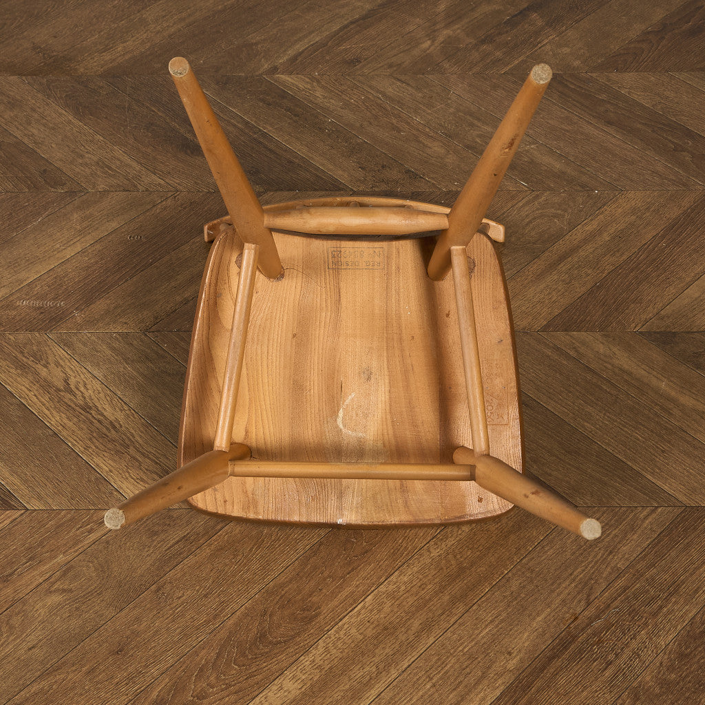 スティックバックチェア