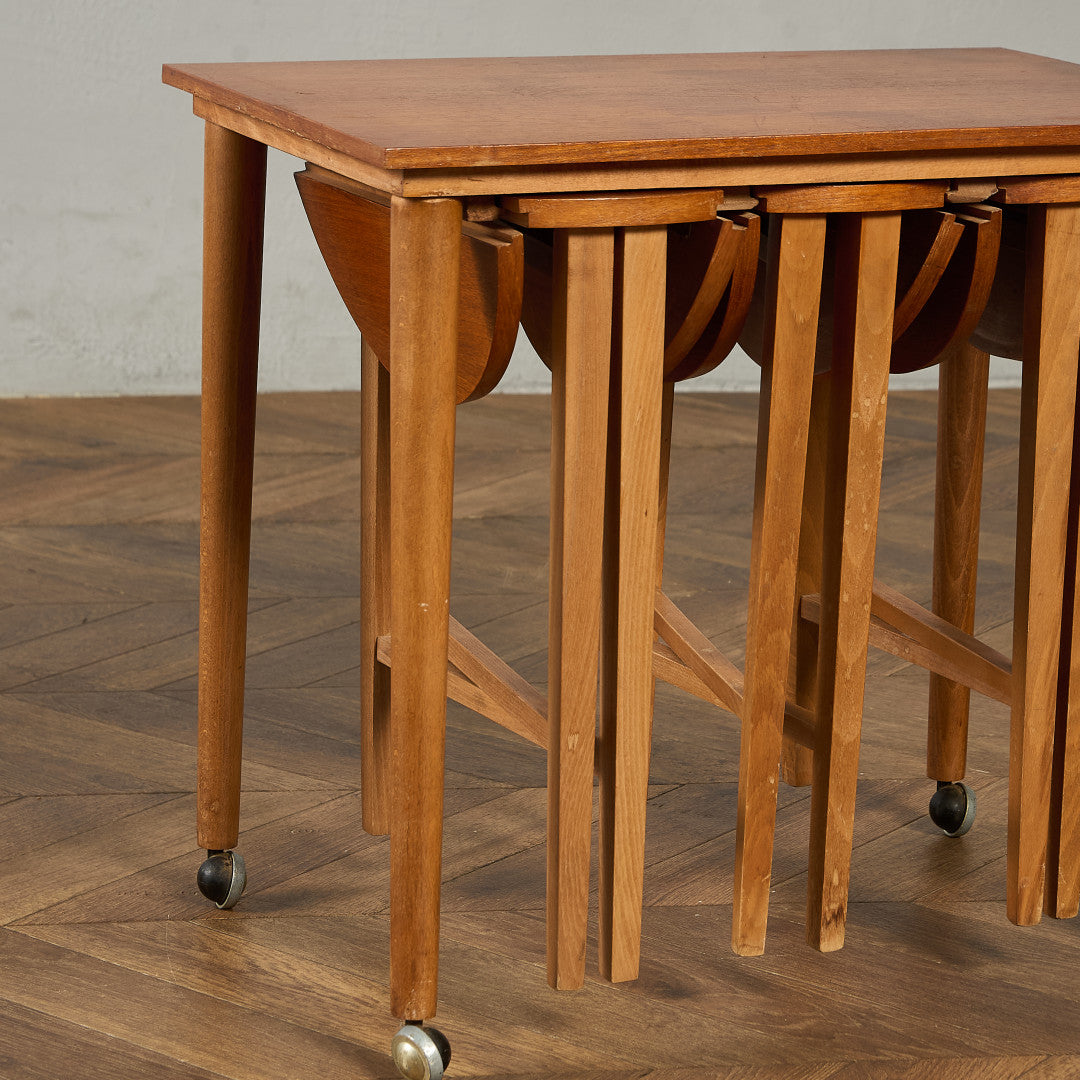 Novy Domov ヴィンテージ ネストテーブル