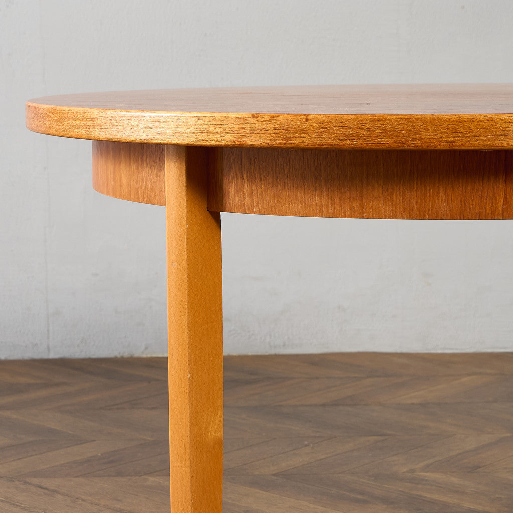 旧東ドイツ ヴィンテージ ラウンド ダイニングテーブル #95593