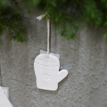 Winter wardrobe Ornament Set