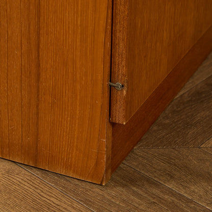 英国 ヴィンテージ キャビネット