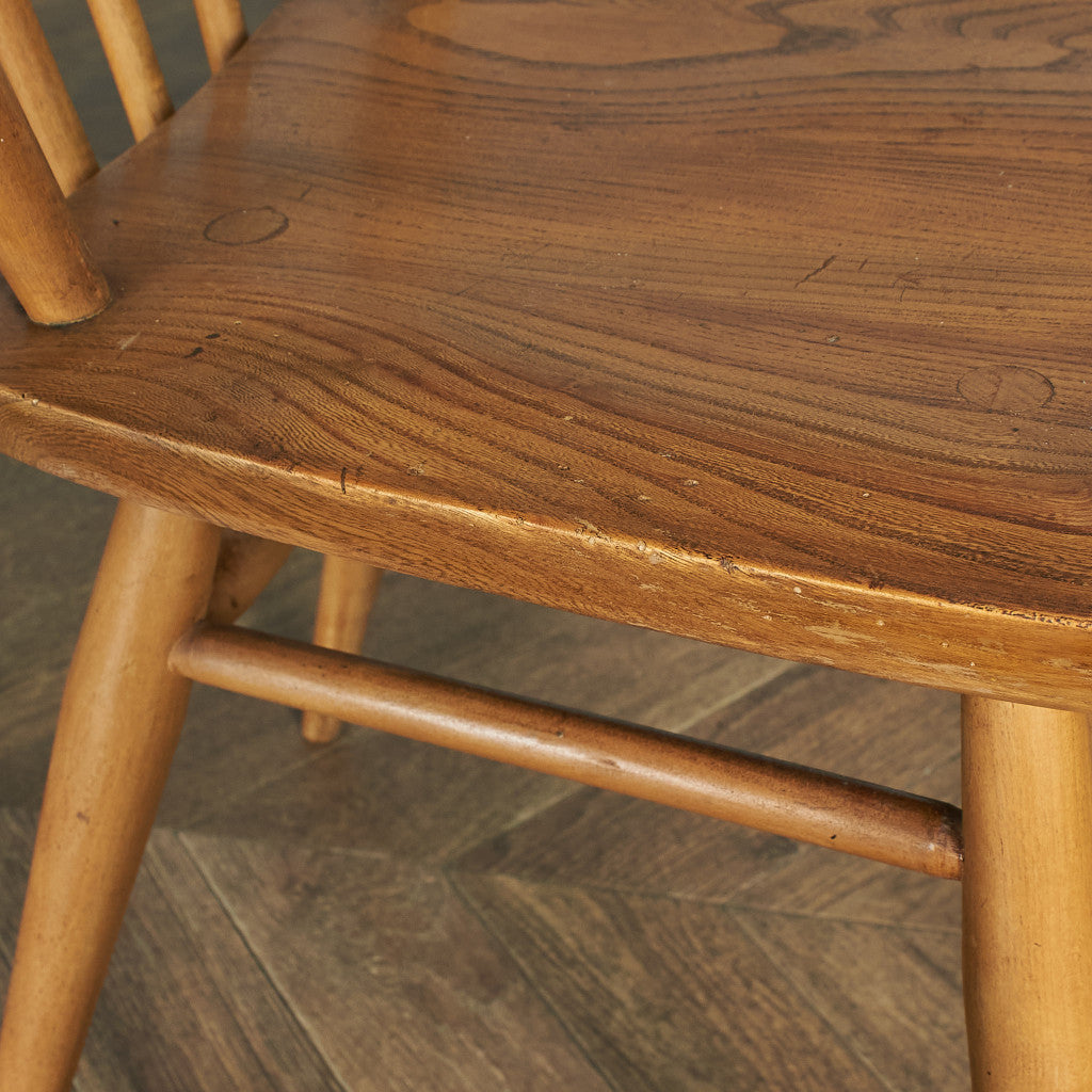 スティックバックチェア