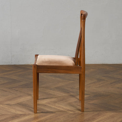 スラットバックチェア