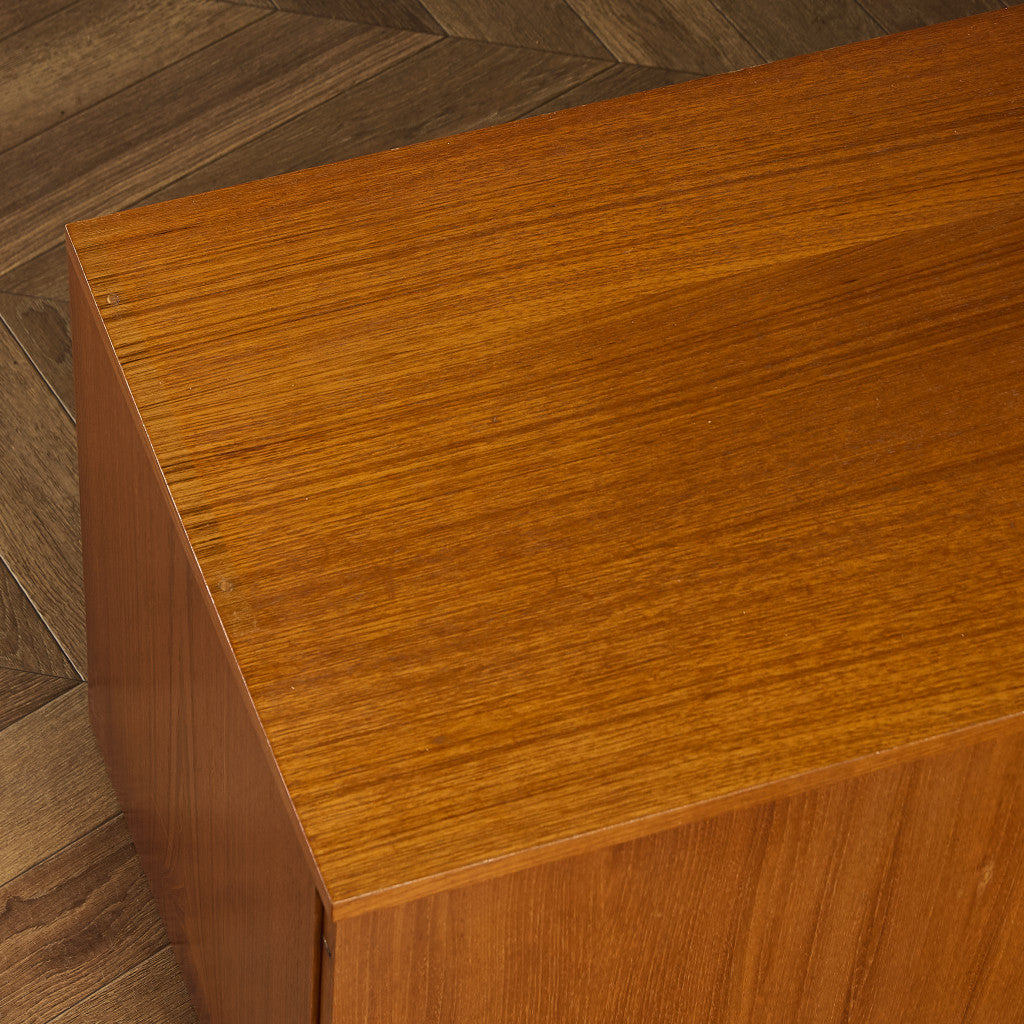 英国 ヴィンテージ キャビネット