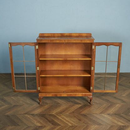 英国クラシック ウォールナット材 ブックケース / 食器棚