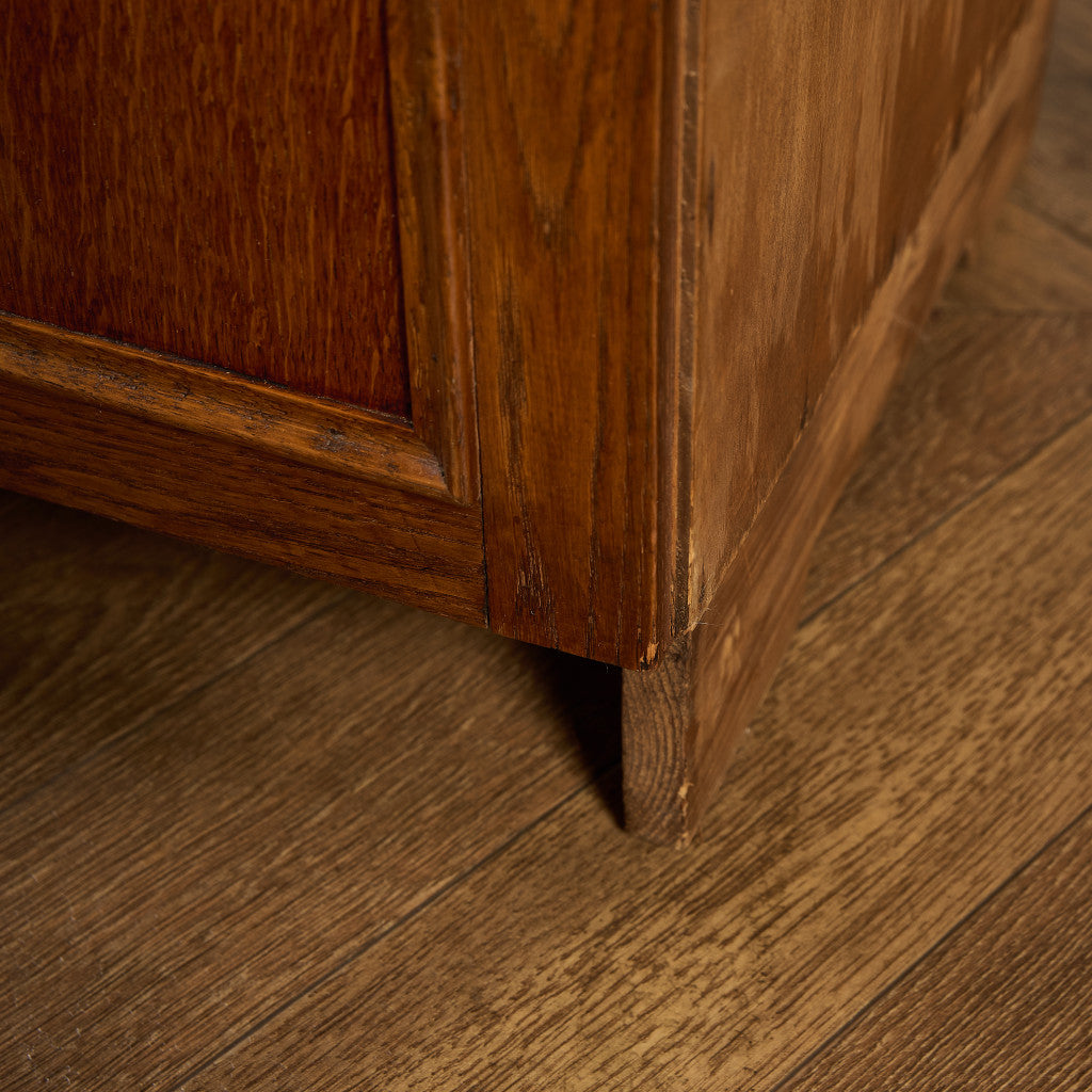 英国 クラシック ベッドサイド キャビネット