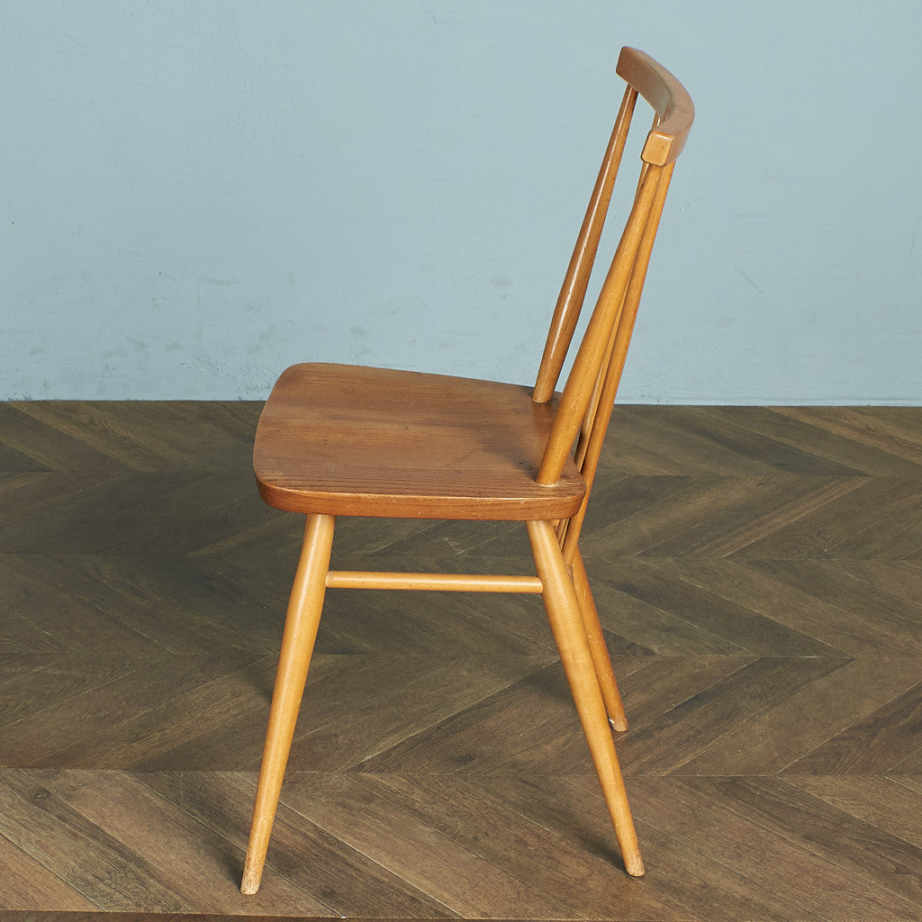 スティックバックチェア