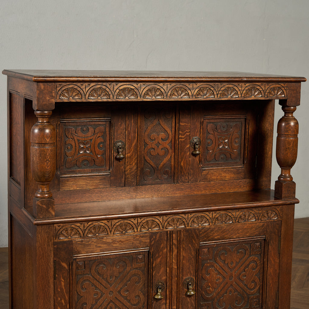 英国 クラシック コートカップボード