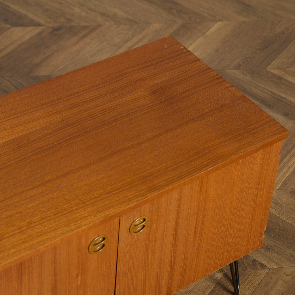 英国 ヴィンテージ キャビネット