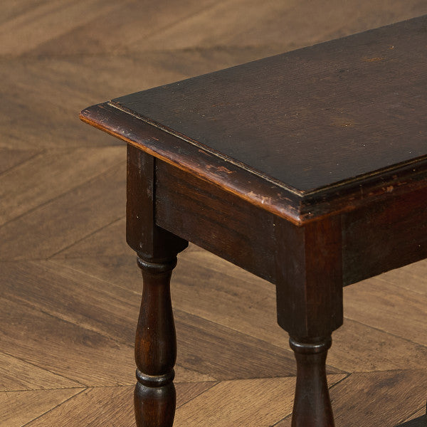 サイドテーブル