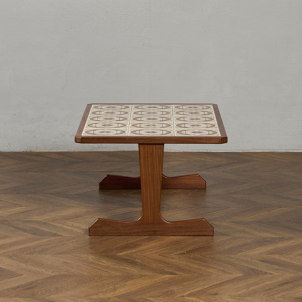 タイルトップ コーヒーテーブル