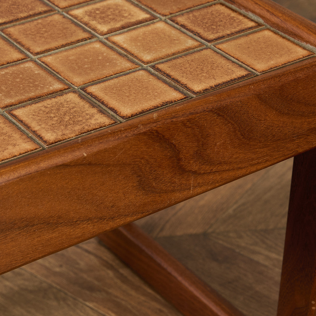 英国 ヴィンテージ タイルトップ ネストテーブル #91883