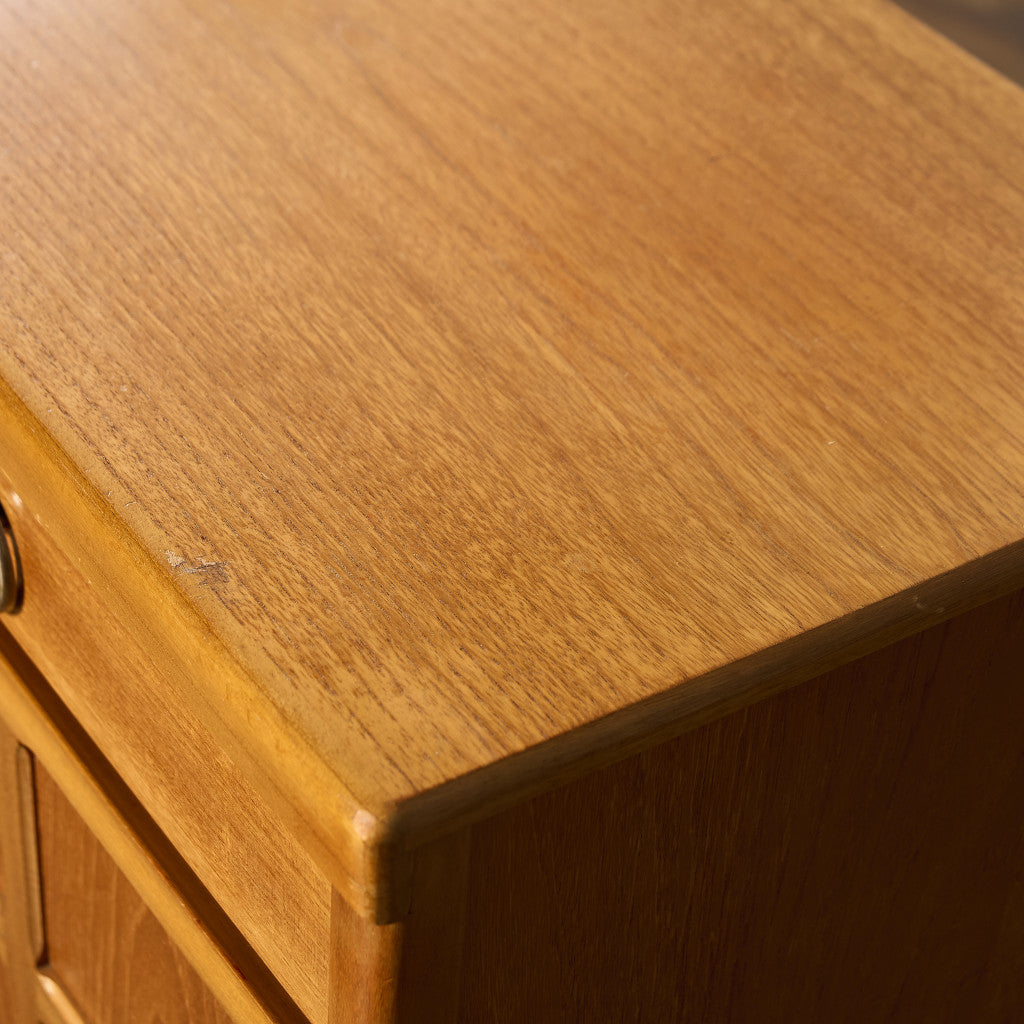 十字扉 ヴィンテージ サイドボード