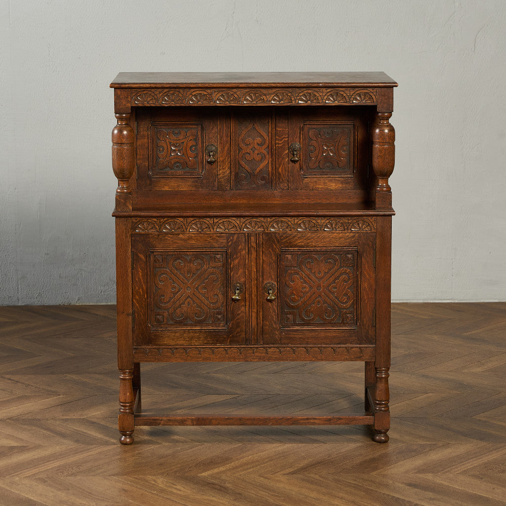 英国 クラシック コートカップボード