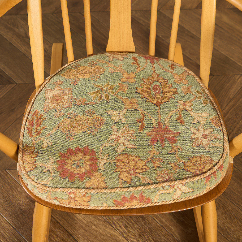 ヴィンテージ スワンバック ロッキングチェア ラウンド型メタルラベル