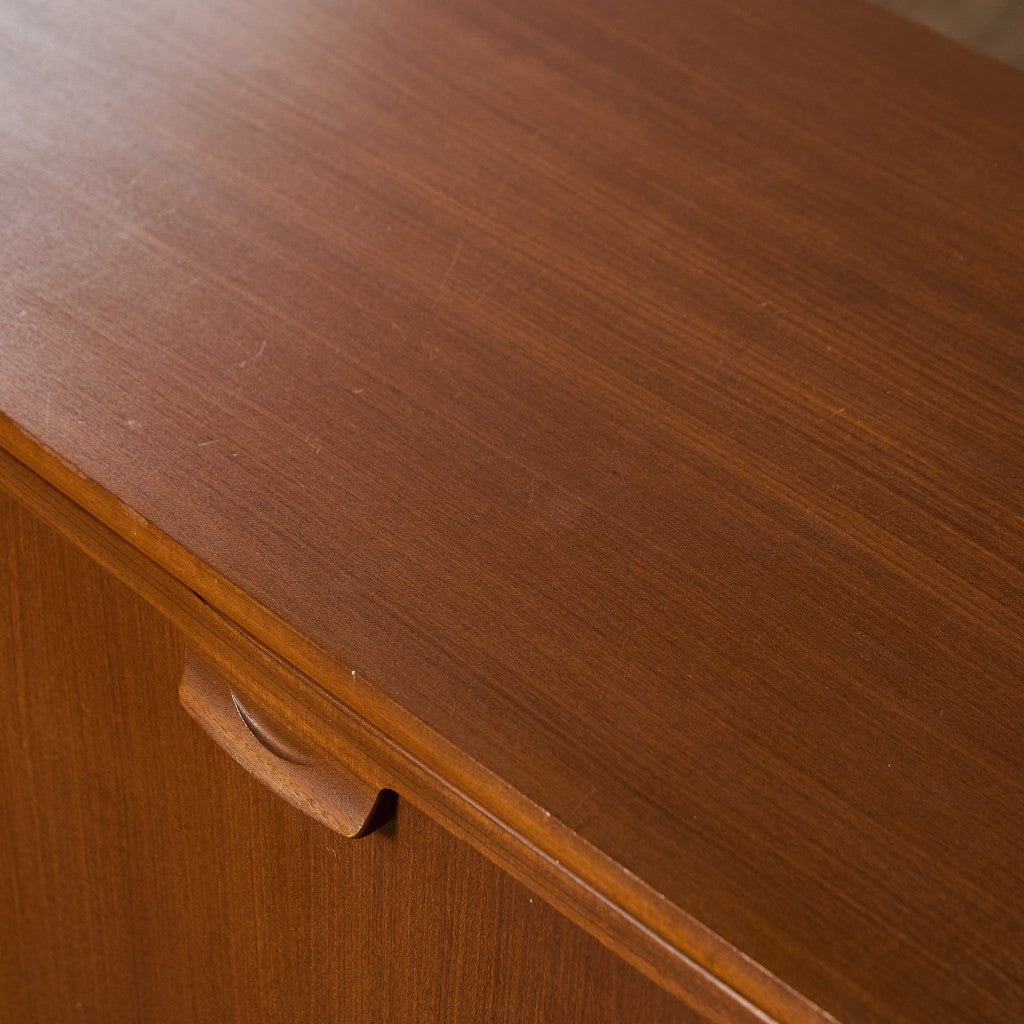 イギリス ヴィンテージ サイドボード カップボード