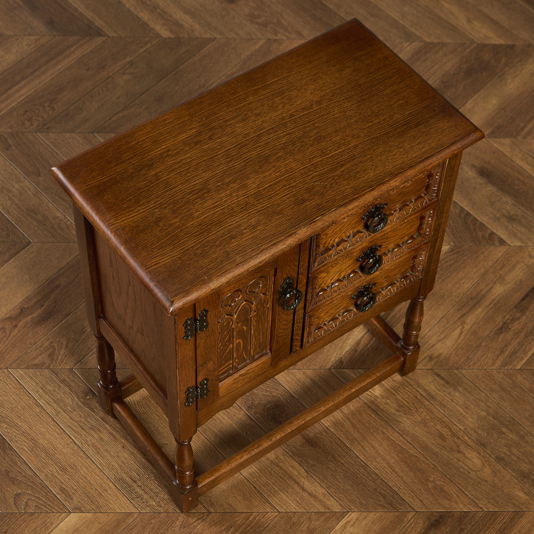 英国 クラシック サイドキャビネット サイドテーブル