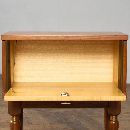 英国 ヴィンテージ ベッドサイドキャビネット