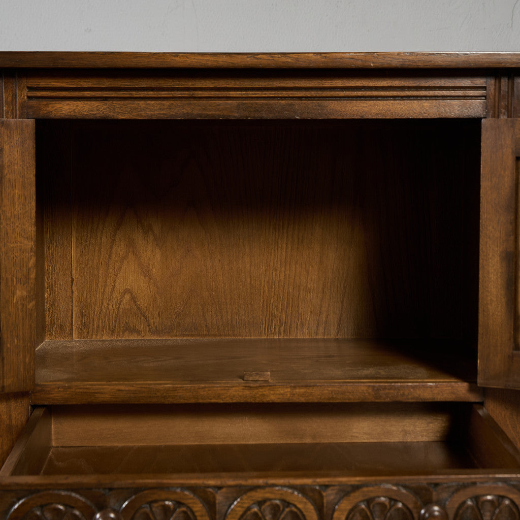 英国 クラシック オーク サイド キャビネット