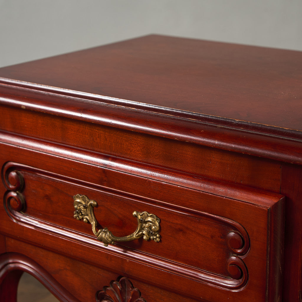 英国 クラシック ベッドサイド キャビネット