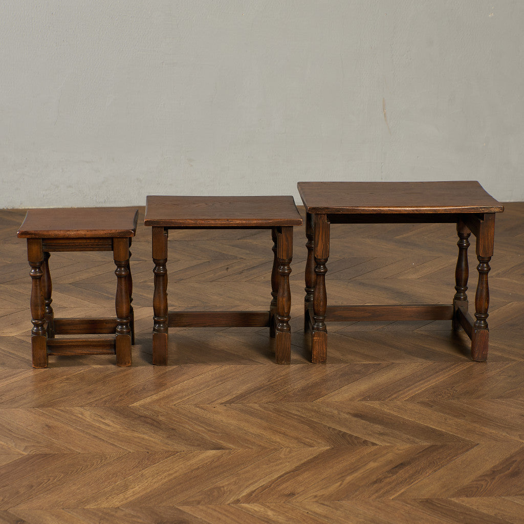 英国 クラシック オーク材 ネストテーブル