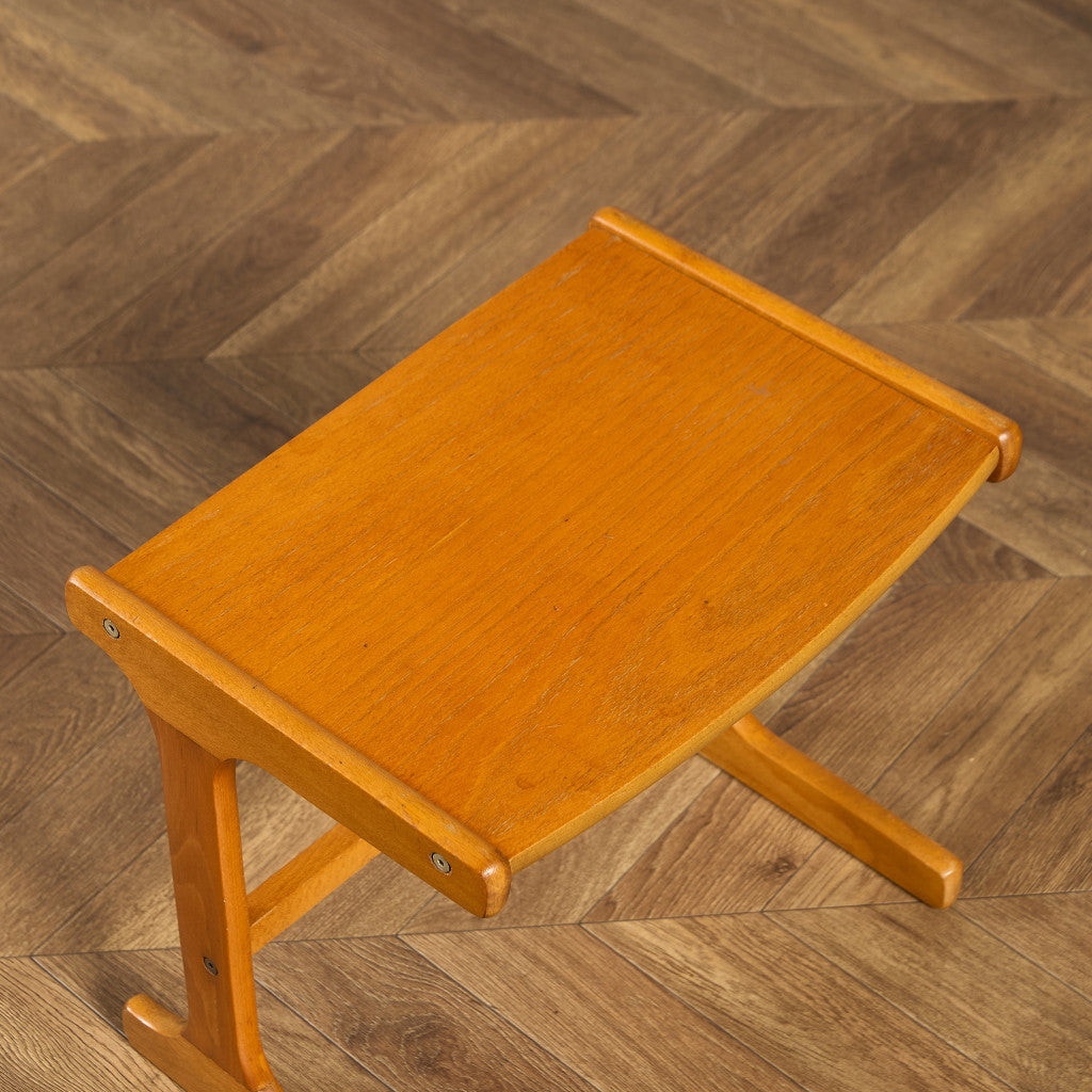 ルーマニア製 ヴィンテージ ネストテーブル