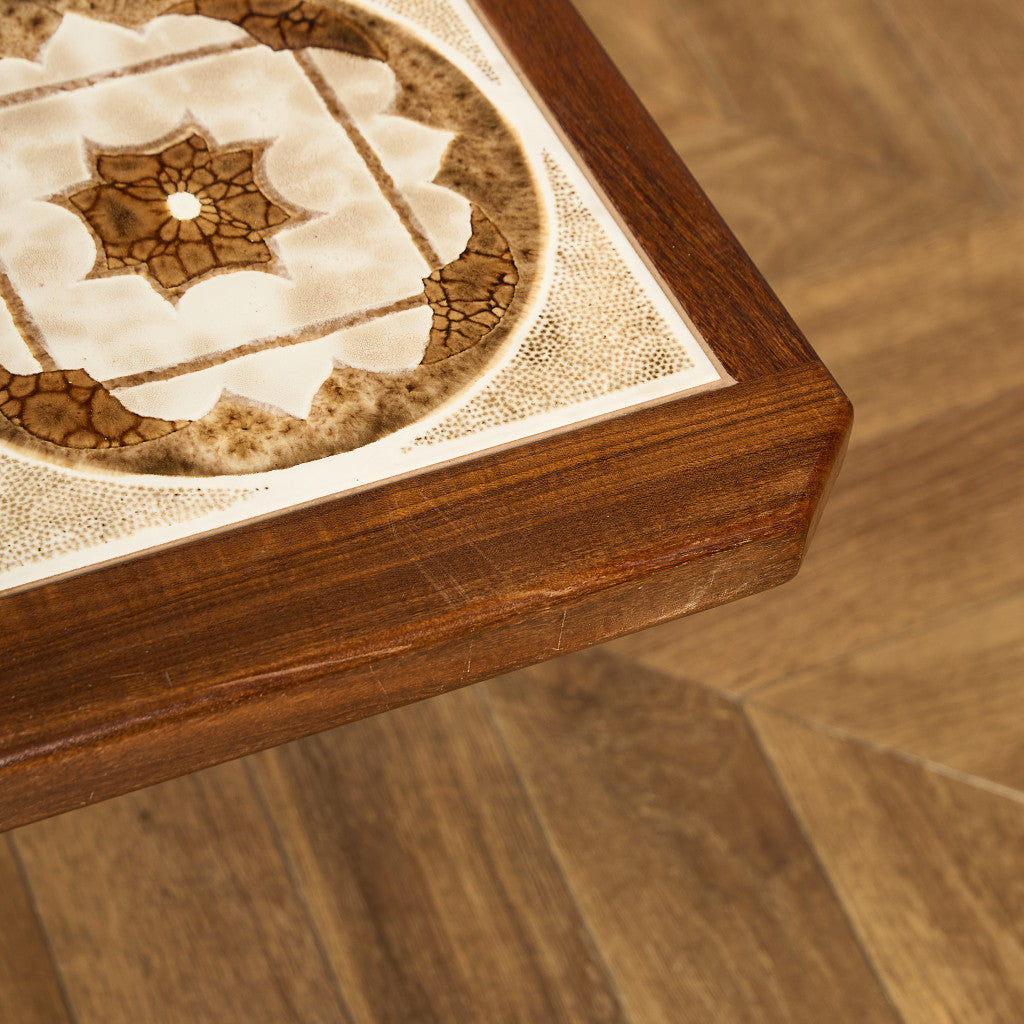 タイルトップ コーヒーテーブル