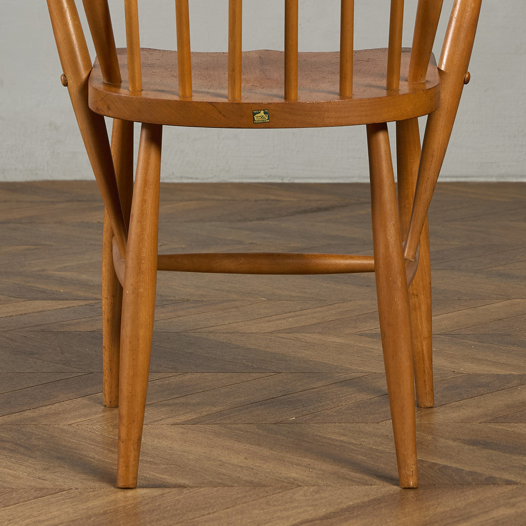 フープバックアームチェア