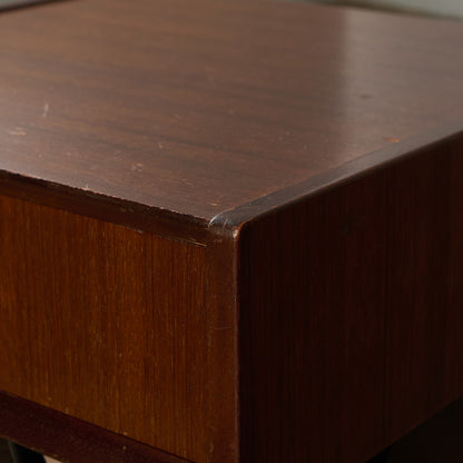 Tola&black ベッドサイドテーブル 206