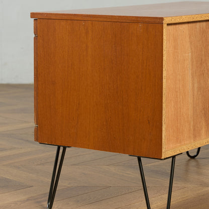 英国 ヴィンテージ キャビネット