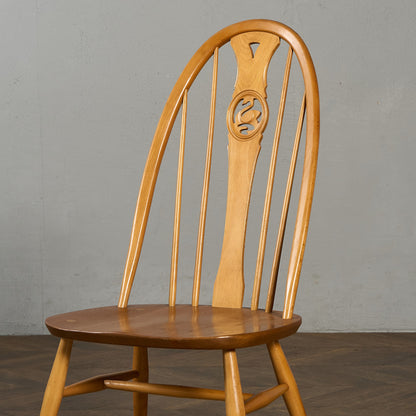 スワンバックチェア ラウンドゴールドラベル