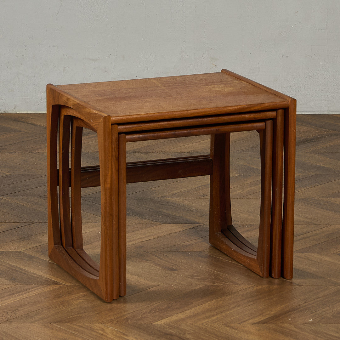 Quadrille ヴィンテージ ネストテーブル