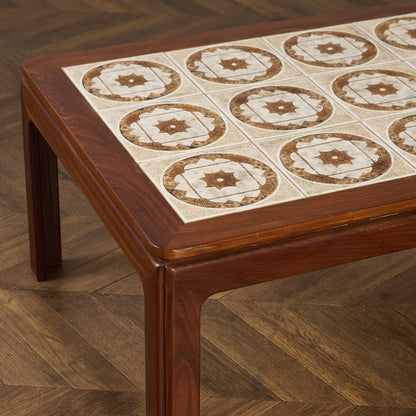 タイルトップ コーヒーテーブル