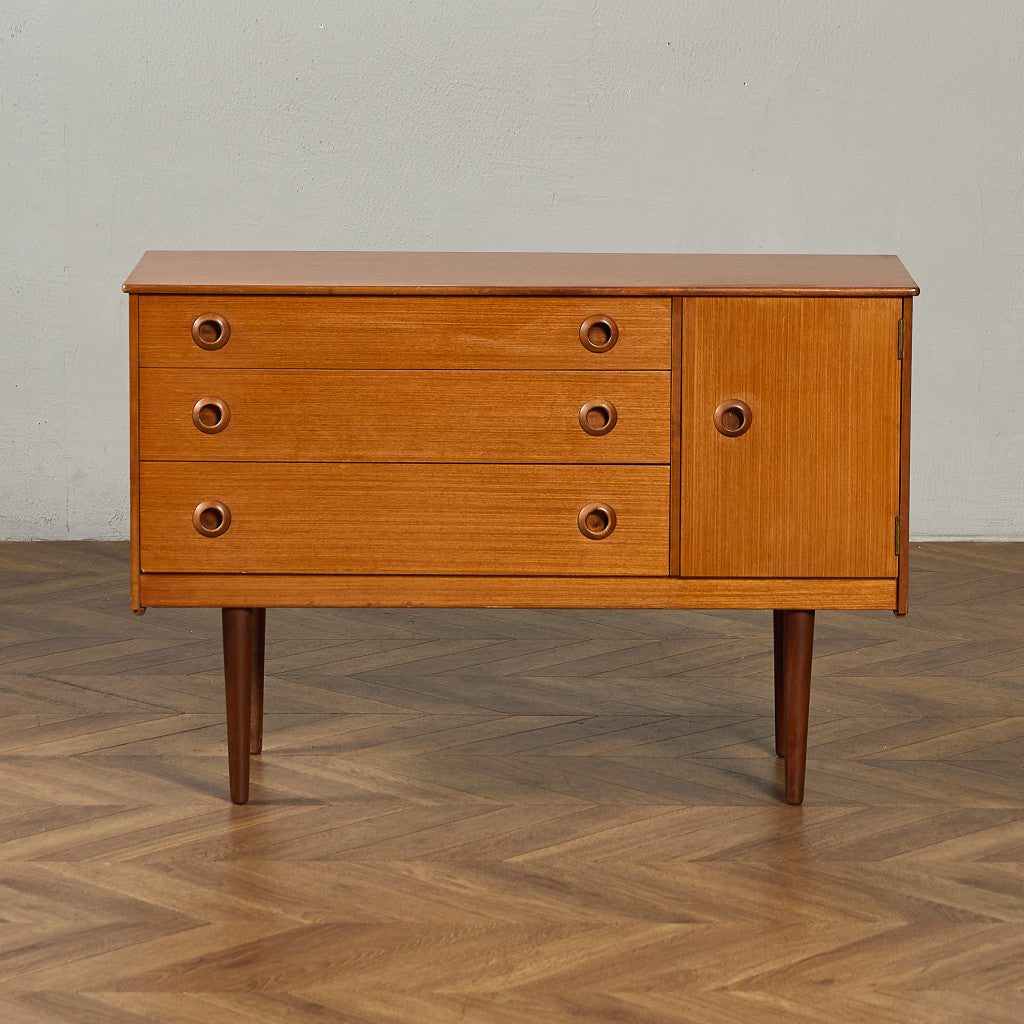 イギリス ヴィンテージ サイドボード