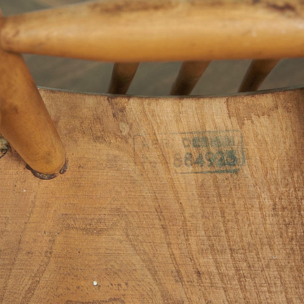 スティックバックチェア