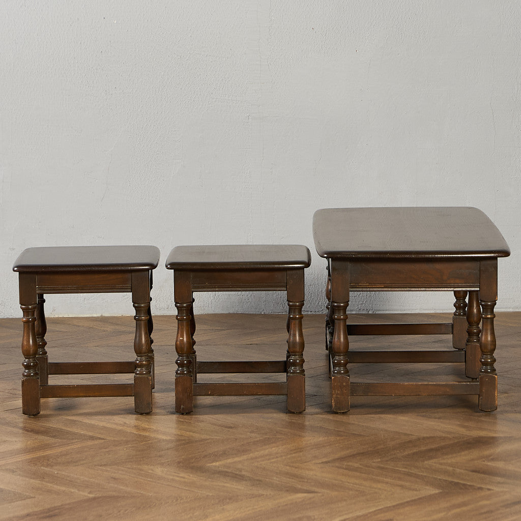 ネスト コーヒーテーブル