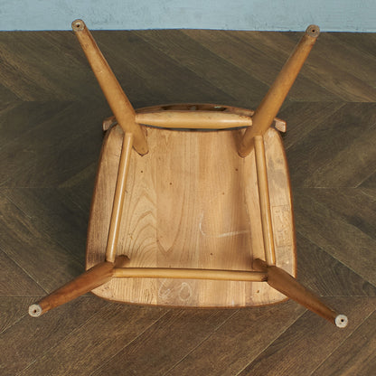 スティックバックチェア