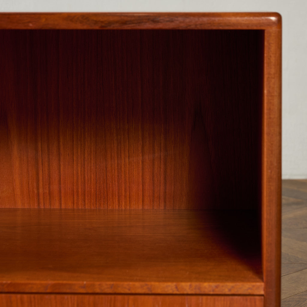 Fresco ナイトテーブル